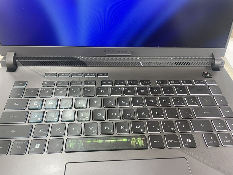 Asus rog strix r9 8940hx/rtx5070ti/32RAM DDR5