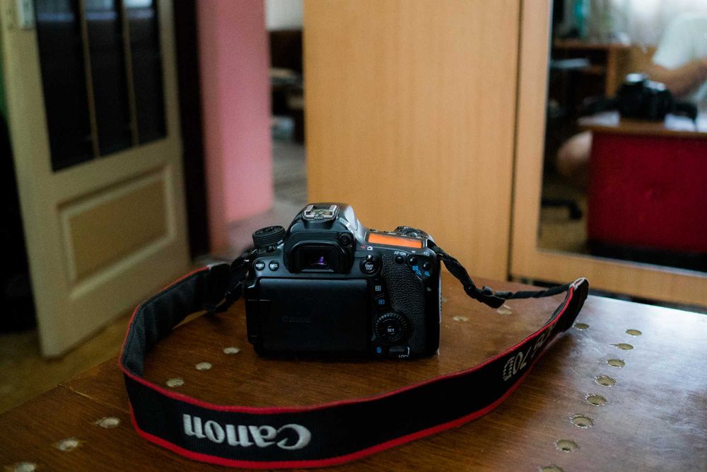 aparat foto Canon 70 d in stare buna .
