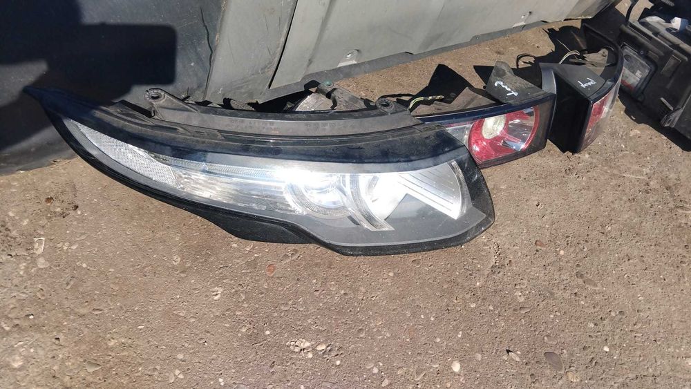 Far stanga/dreapta cu xenon Range Rover Evoque an 2012