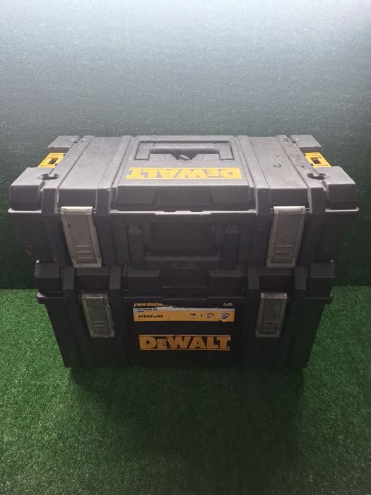 Куфари на DeWALT