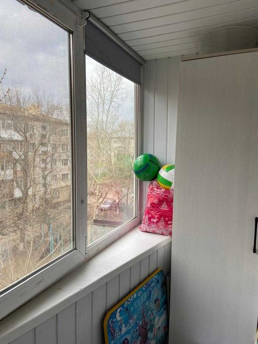 Продам 2 ком Уют 16,900 4 эт 48 кв.