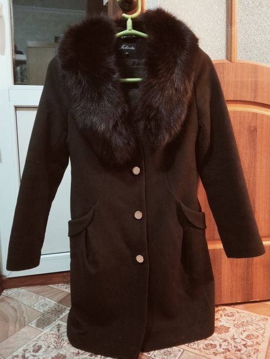 Продам  пальто, куртки, обувь