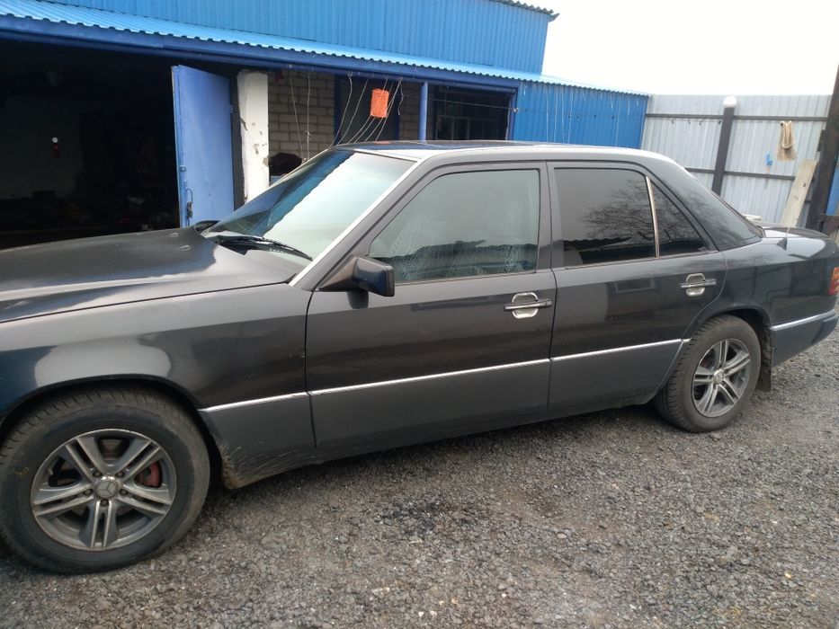 Автомобиль Мерседес