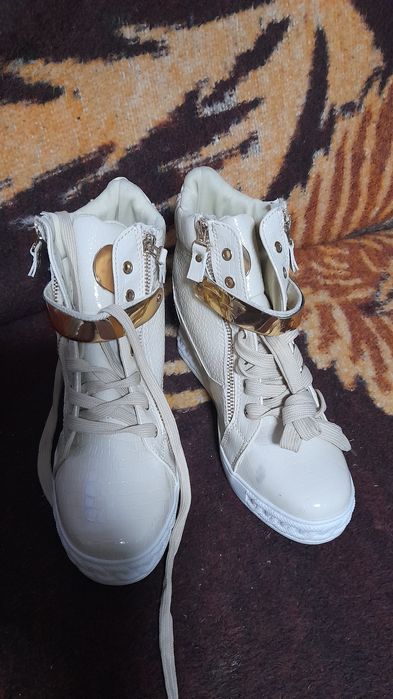 LICHIDARE STOC Articole iarna Orice articol la 100lei