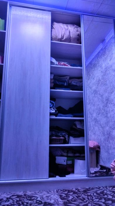 Mebil shkaf sotiladi