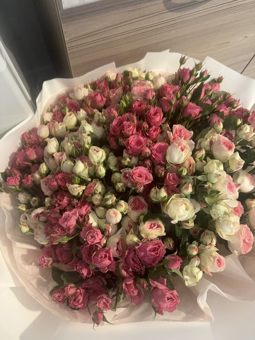 Букет кустовые розы