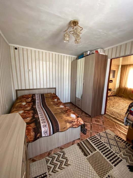 Продам дом из 3-х комнат, кирпичный