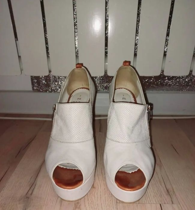 Продам туфли женские