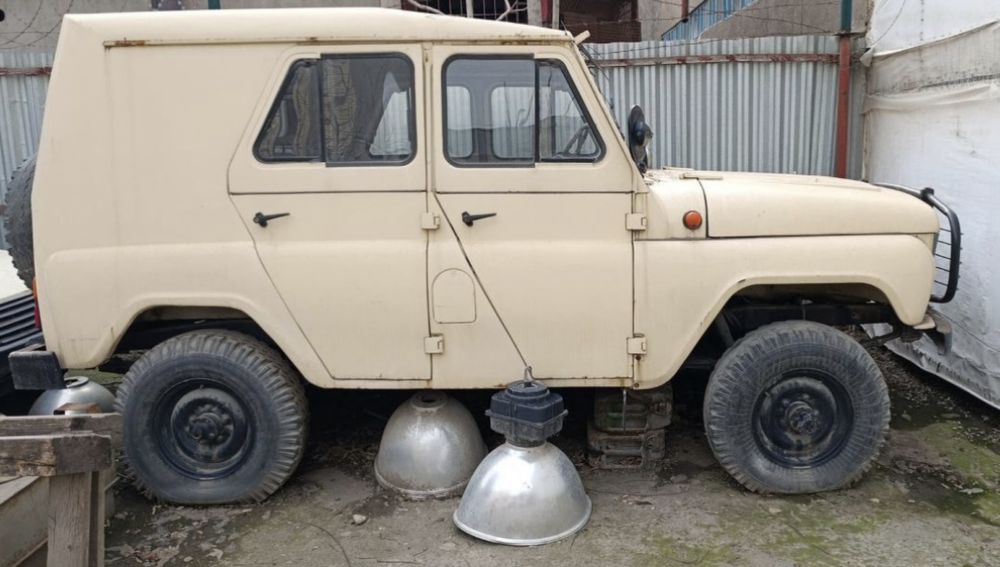 Автомобиль УАЗ 469