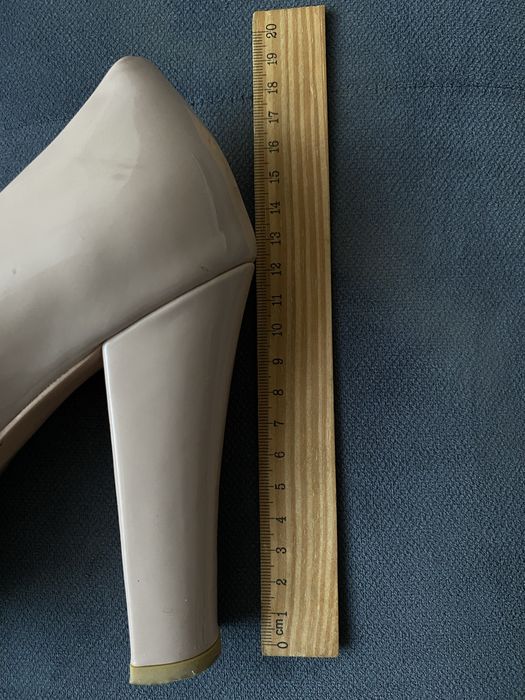 Продам женские туфли, размер 40