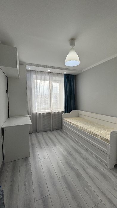 Продам 4х комнатную квартиру