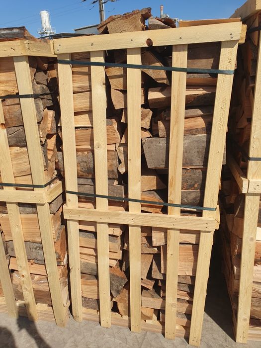 Lemn de foc de fag livrat la domiciliu