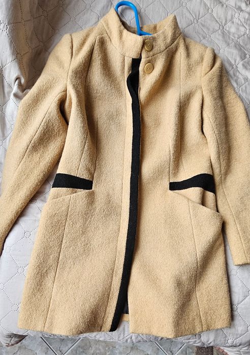 Стилно дамско палто, размер S 38, Цвят жълт