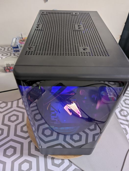 Мощен гейминг компютър - рядка  RTX 2080 Ti водно / Ryzen 5 3600x по добър от PS5 Pro