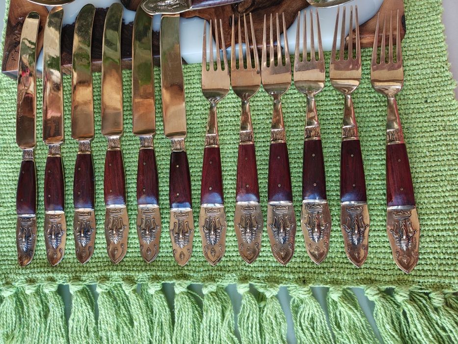 Комплект прибори за хранене от Тайланд.