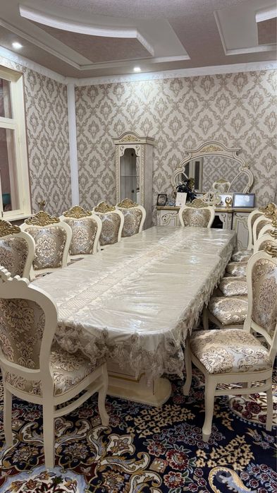 Стол стулья (почти новая)