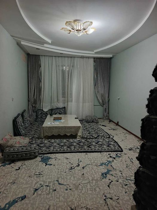 Продам срочно квартиру в Сергелийском районе, мас.Строители/Курувчилар