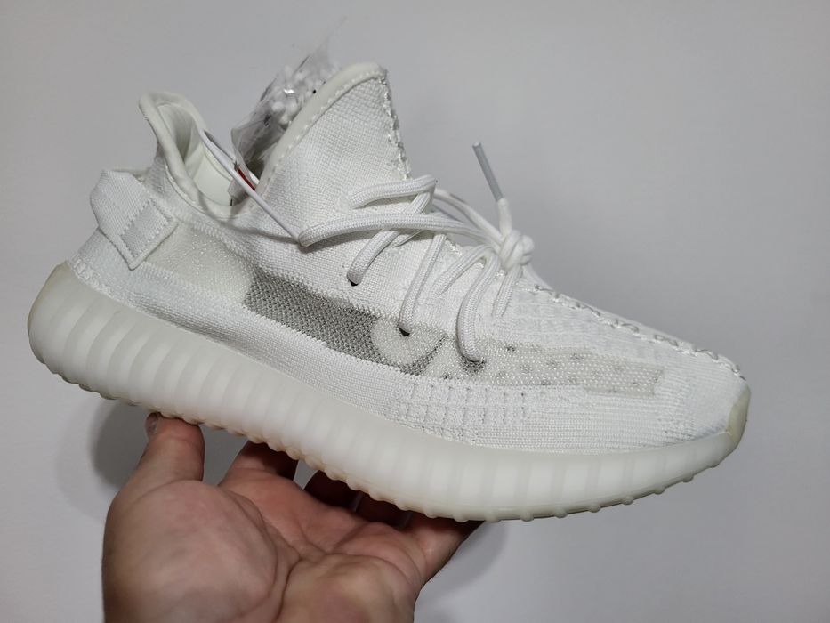 Adidas Yeezy Boost - unisex