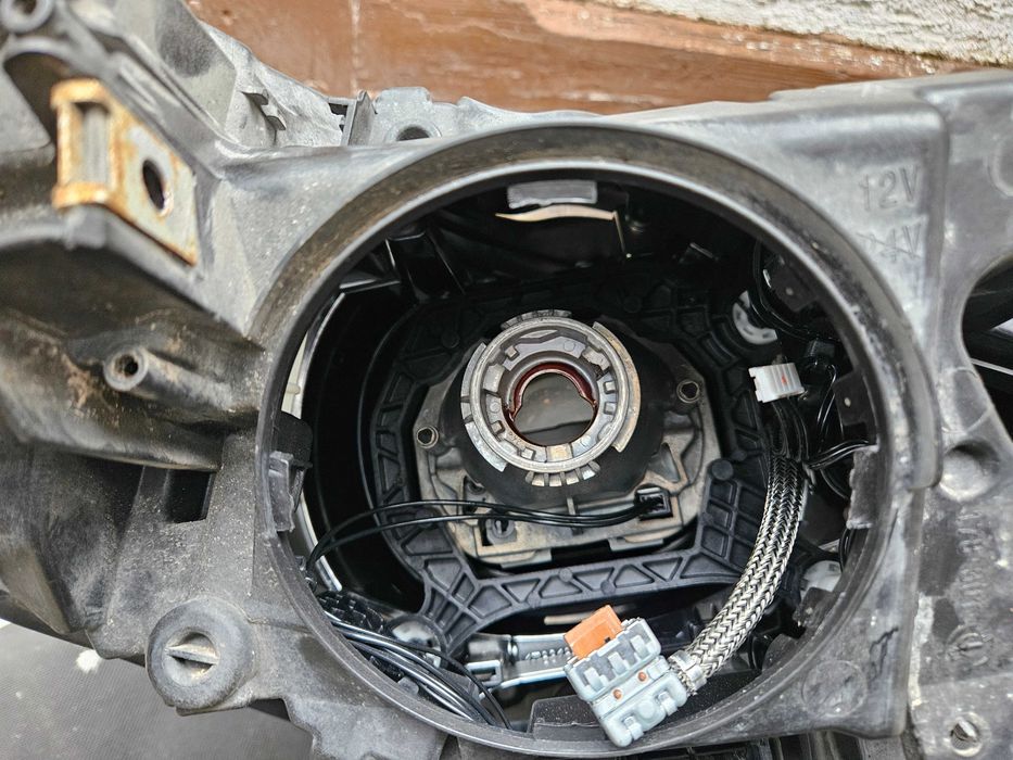 Фар BMW 1 F20 Bi-Xenon LED Ляв / Фар БМВ 1 Ф20 / Фар BMW F 20