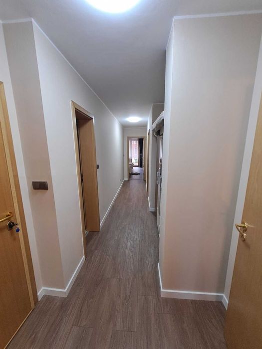 Дава се под наем Тристаен апартамент в София, Витоша - 150 кв.м за 1000 € - Снимка #2