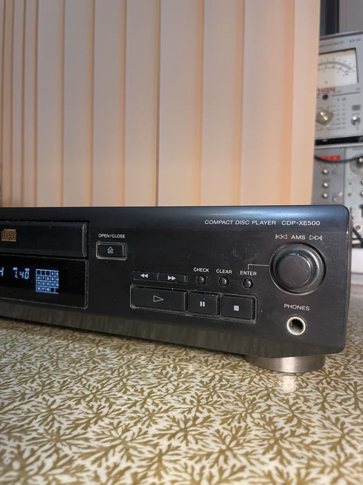 Проигрыватель дисков Sony CDP-XE500