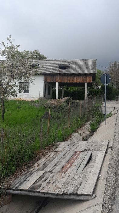 Vând 10 ari teren la strada  Surdesti