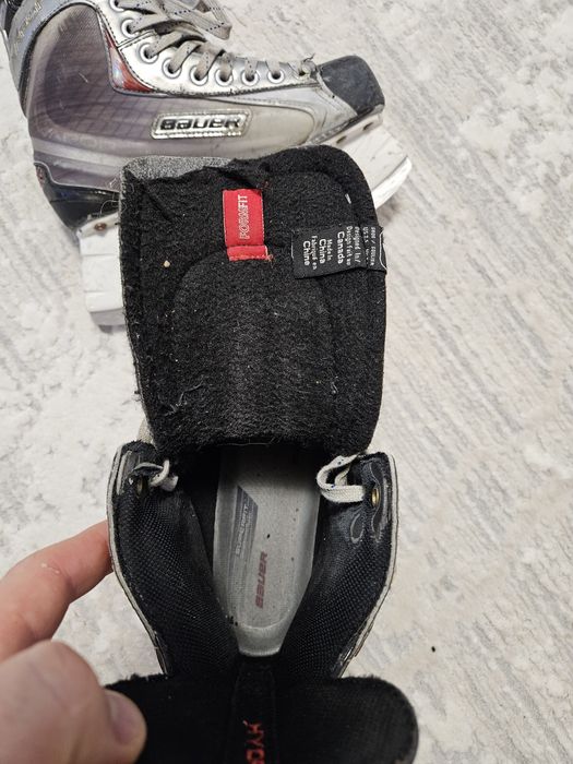 Продам коньки Bauer