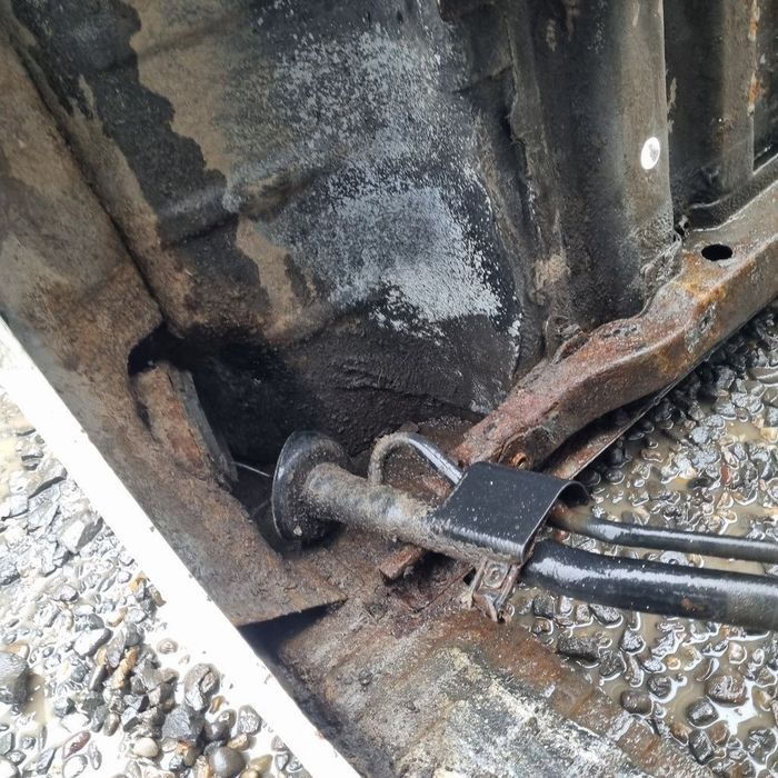 Bena Nissan Navara D40 Facelift 2010 - 2015 Super White 326 (1371)