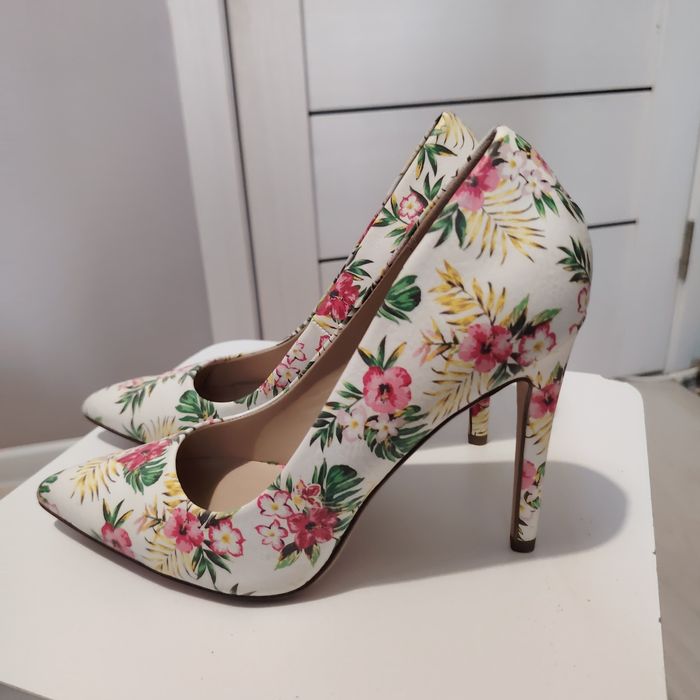 СРОЧНО! Женские туфли!