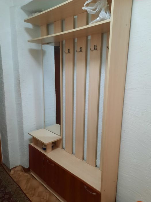 Продам прихожий шкаф