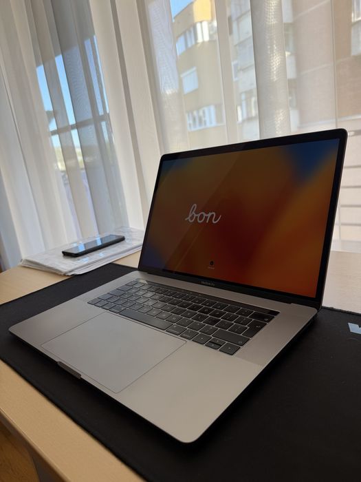 Apple Macbook Pro 2019 15.4" i7 256GB