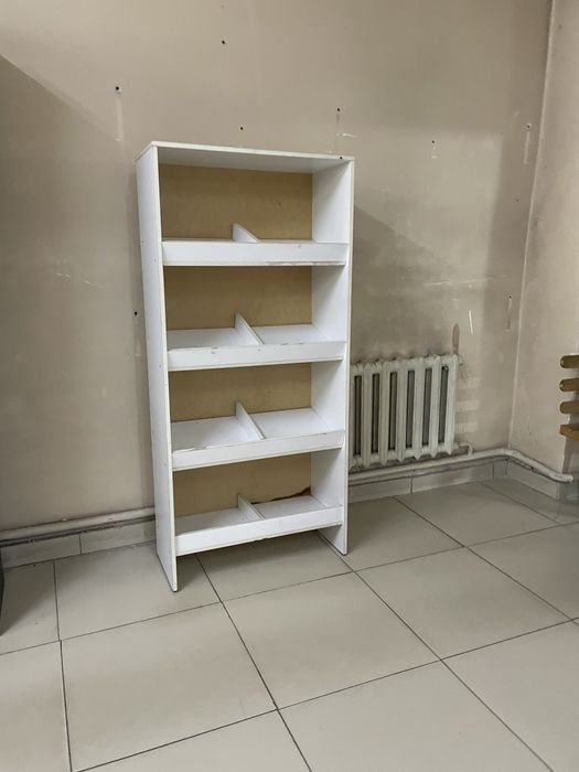 Продам витрины и стеллажи для магазина