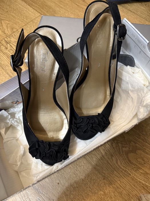 Замшевые босоножки Gabor