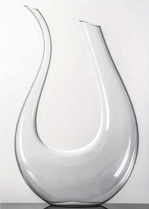 Елегантен U-образен стъклен декантер за вино