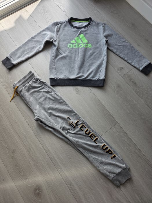 Set Adidas gri mărimea 140 – hanorac + pantaloni bumbac, sport & școală