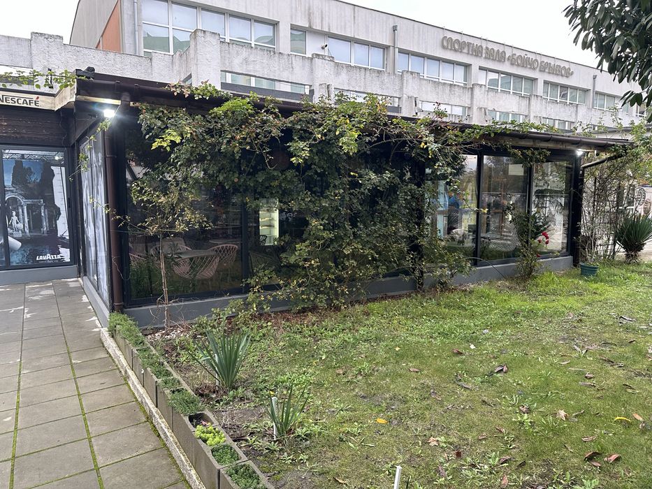 Дървен навес с плъзгаща немска дограма