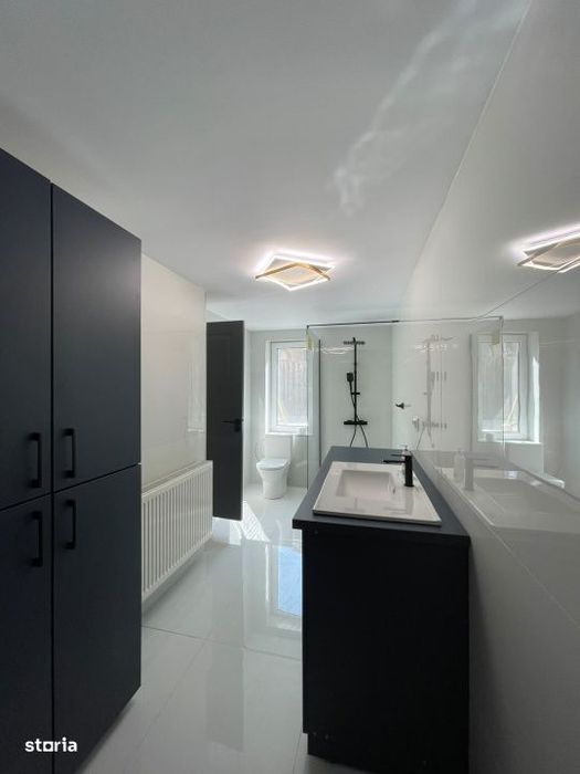 Apartament 3 camere, 100 mp, 2 parcare, zona Ultracentrala