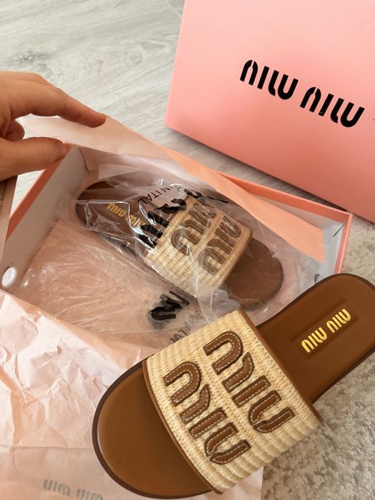 Flip flop miu miu