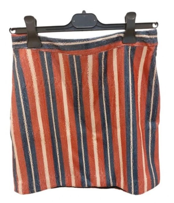 Fustă mini Zara cu paiete – piesă statement super stylis