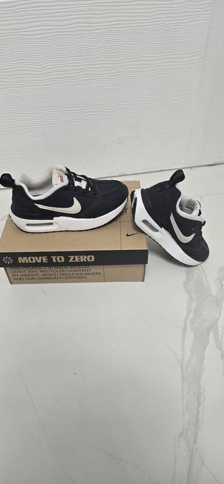 Nike Air Max Dawn 'Black White' - Номер 28.5 - Запазени