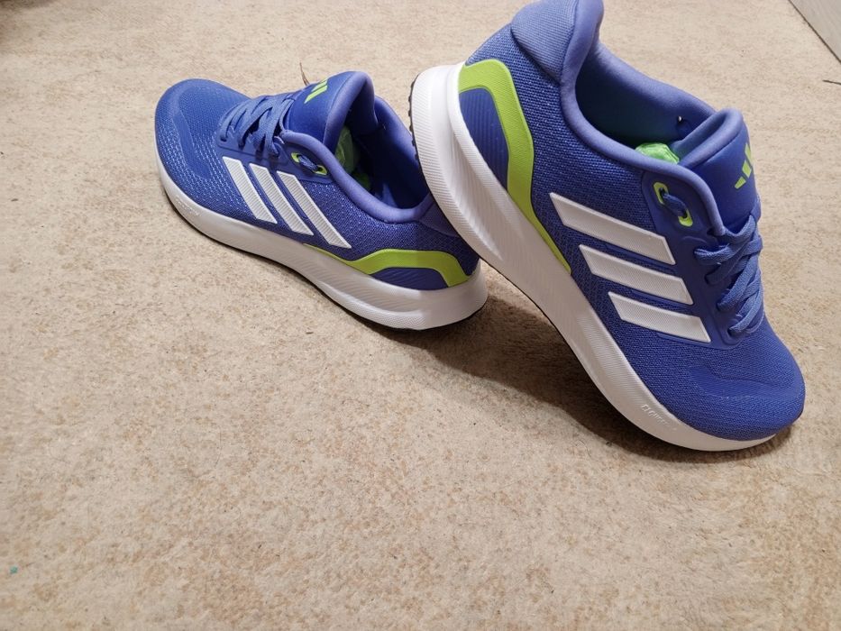 Новые Adidas, 43 - 44 размер, оригинал
