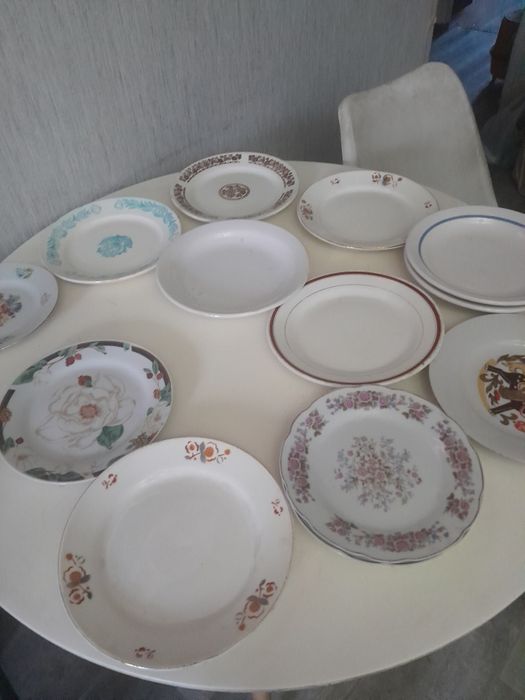Продам б/у тарелки