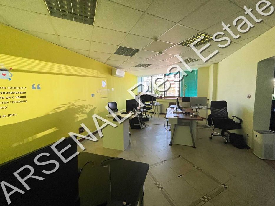 Дава се под наем Офис в София, Хладилника - 410 кв.м за 2000 € - Снимка #1