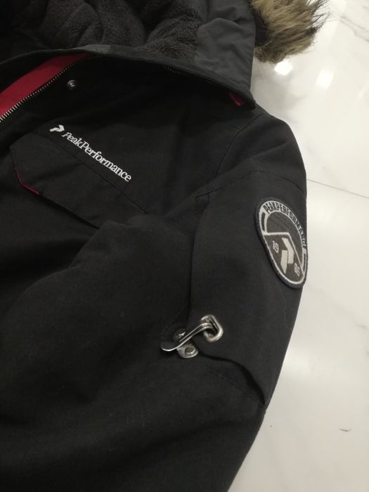 Дамска парка Peak Performance