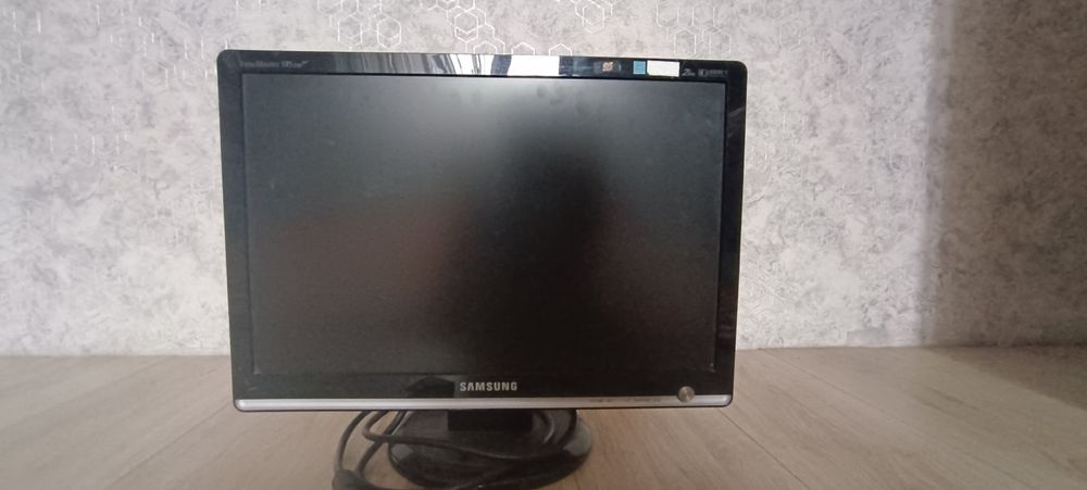 Samsung SyncMaster 931CW Plus.