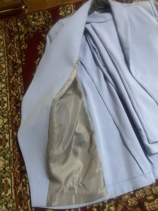 Продам хороший легкий кастюм