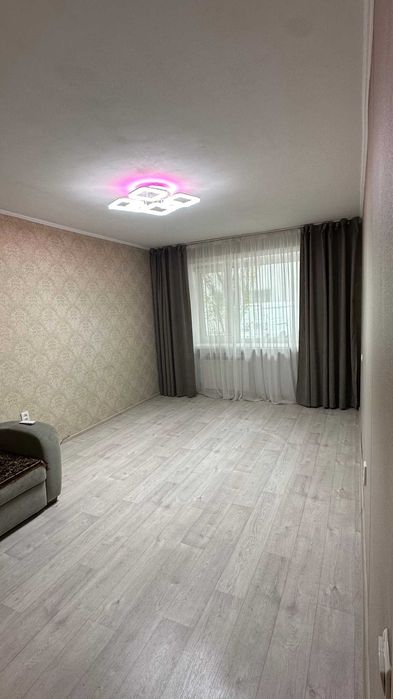 Продам 2 ком в центре
