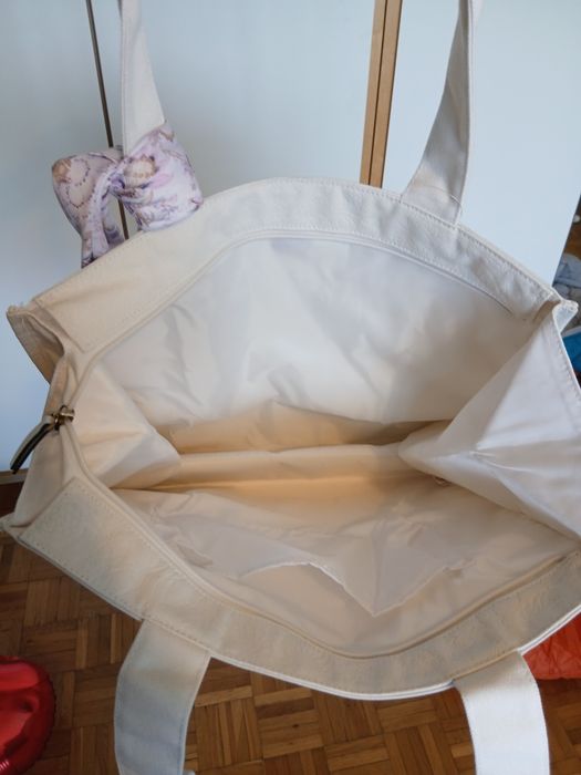 Vând geantă tote bag Victoria's Secret cu etichetă