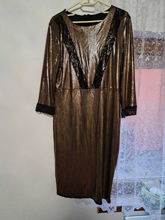 Vand rochii de ocazie