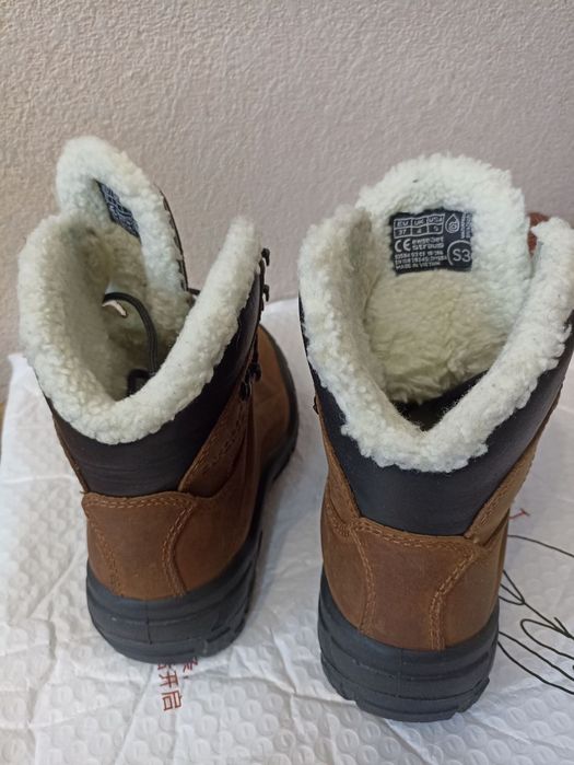 Продам зимние ботинки р 38